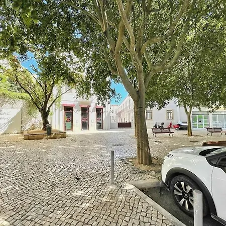 Rosário 2 Lovely With Private Patio - By Homeful *
